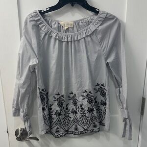 Sweet Wanderer Gray Blouse with Black Floral Embroidery